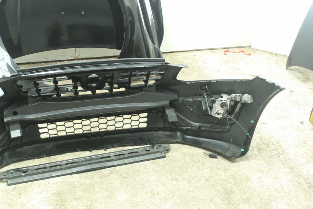 Volvo xc60 рестайлинг  капот бампер фара усилитель балка крыло  r-desing 13r+ Доставка