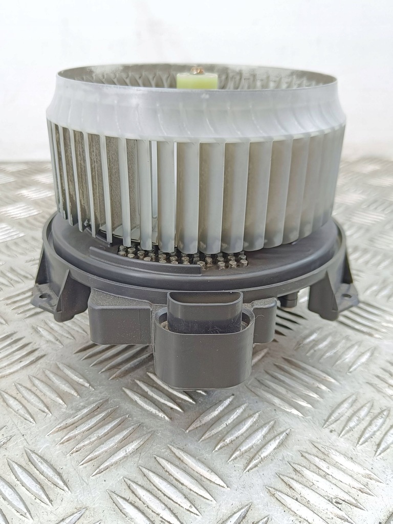 фото №5, Toyota avensis t270 2011 вентилятор обдув / воздуходувка