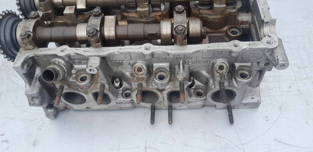 фото №6, Головка двигуна 2.3 v5 agz 071103373h