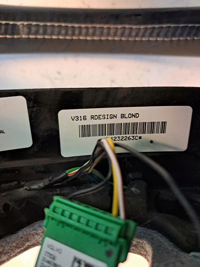 фото №16, Повітропровід шкіра r-design volvo xc40 p32288649