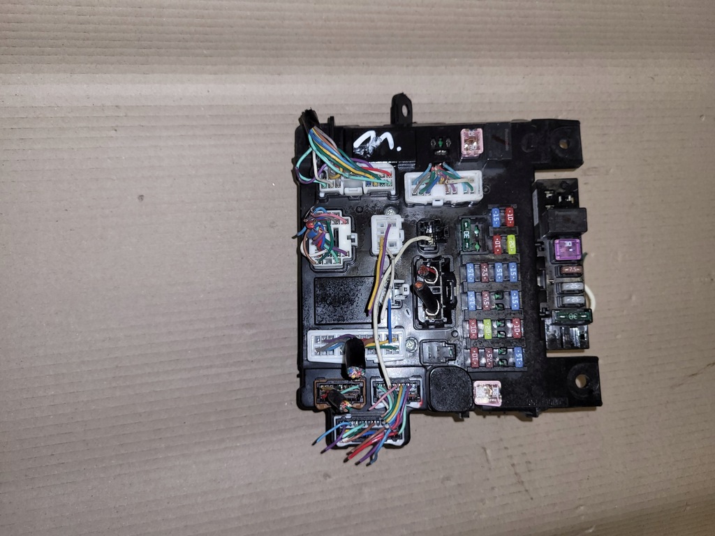 фото №1, Citroen c4 aircross коробка корпус предохранителей