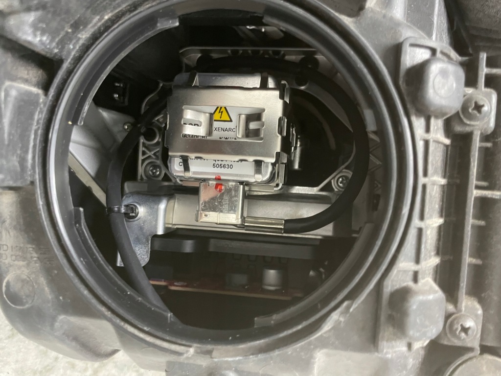 фото №10, Лампа левая передняя hyundai santa fe iii 3 ксенон левый перед