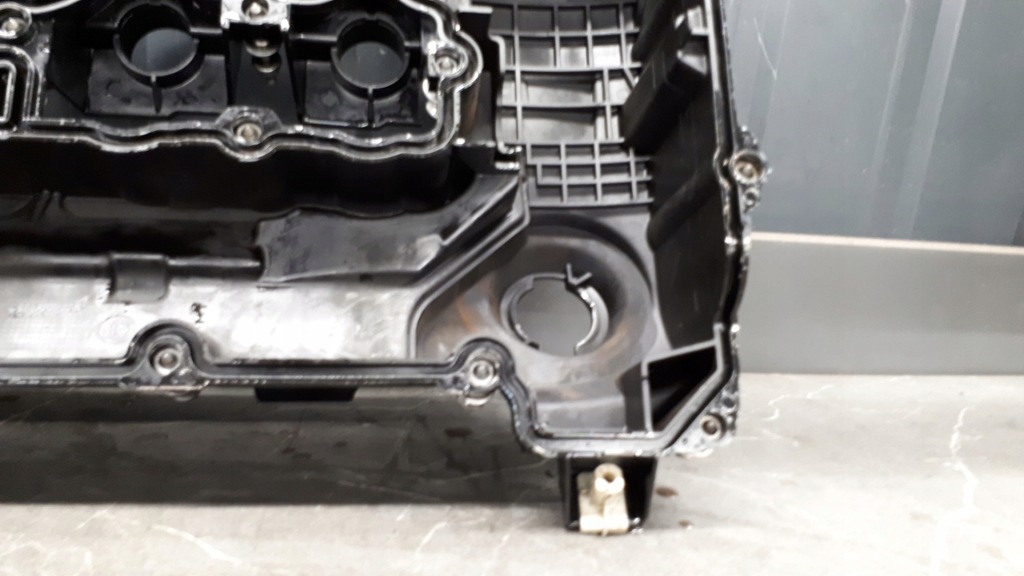 7553626 кришка клапанів bmw e87 2.0 Оригінал