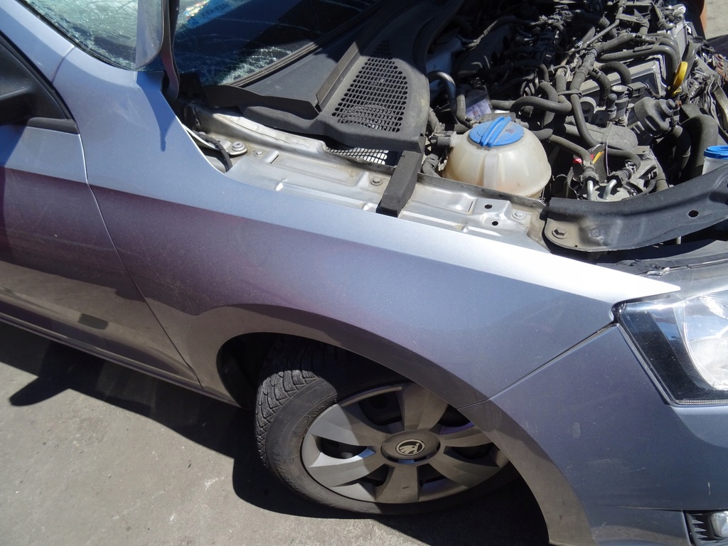 фото №1, Крила правий перед skoda rapid la7w 8e8e