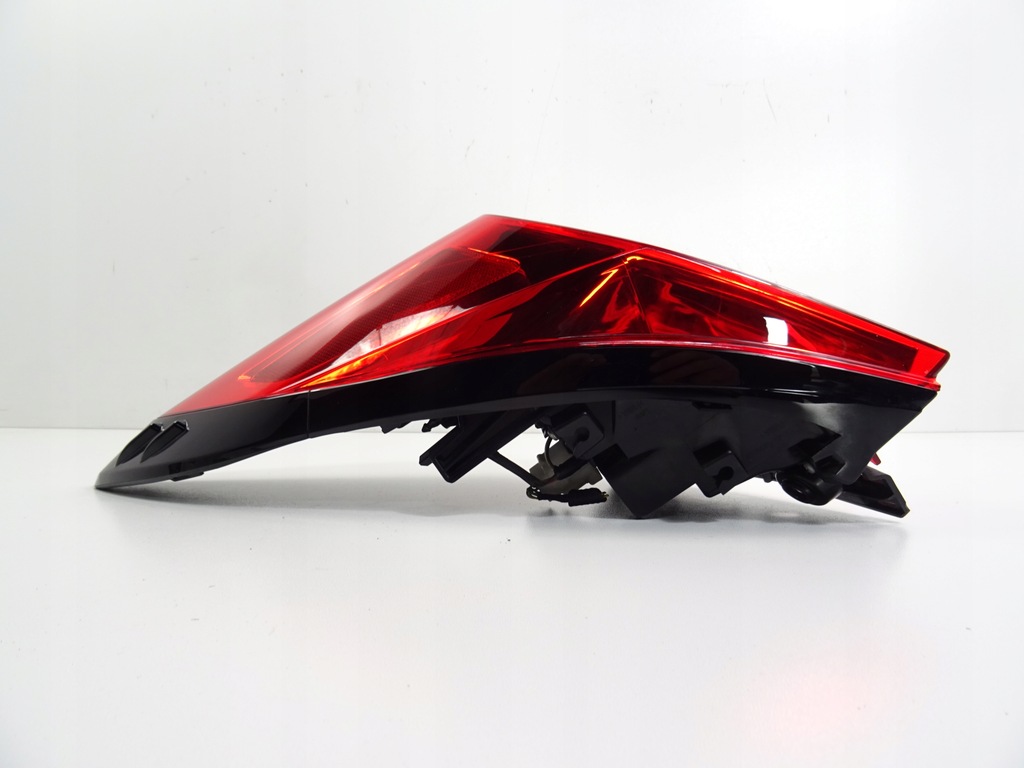 фото №8, Toyota c-hr chr лампа задняя левая 81560-f4010-00