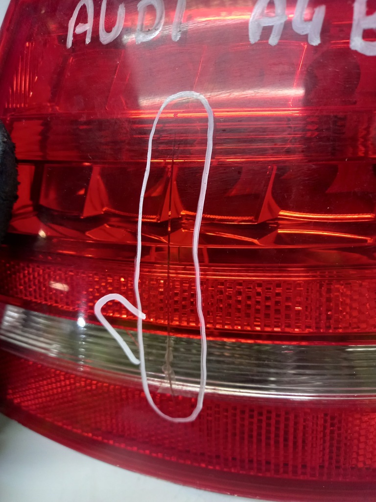 фото №7, Audi a4 b8 лампа права задня правий задня з крила kombi