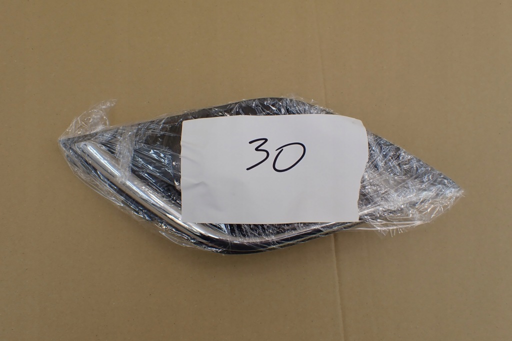 Решётка противотуманной фары левая перед передняя mitsubishi outlander 15-18 6400g481 Цена