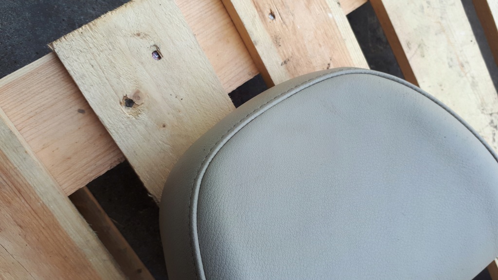 фото №6, A4 b8 подголовник сиденье перед правый светлый beż