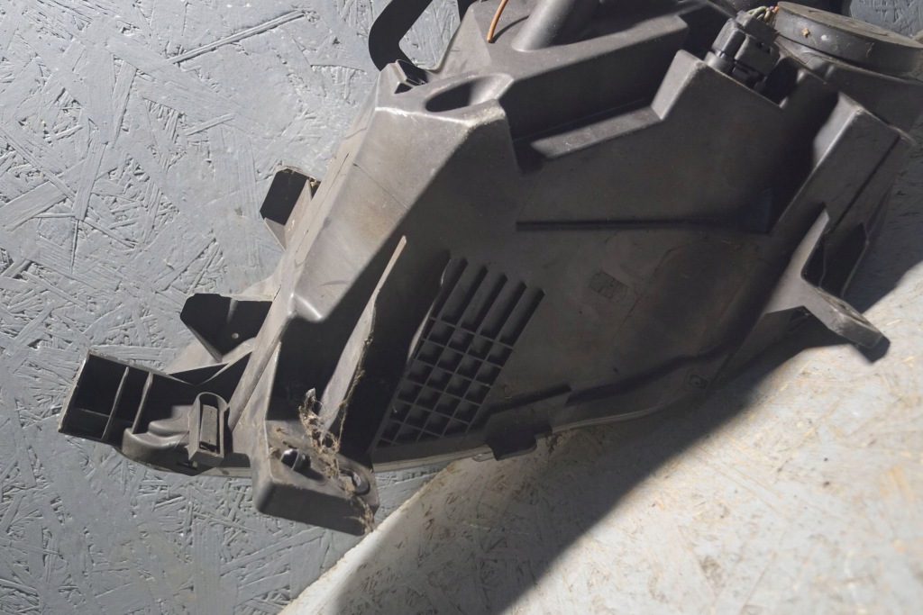 Peugeot partner 3 фара праві перед s1699 Недорого