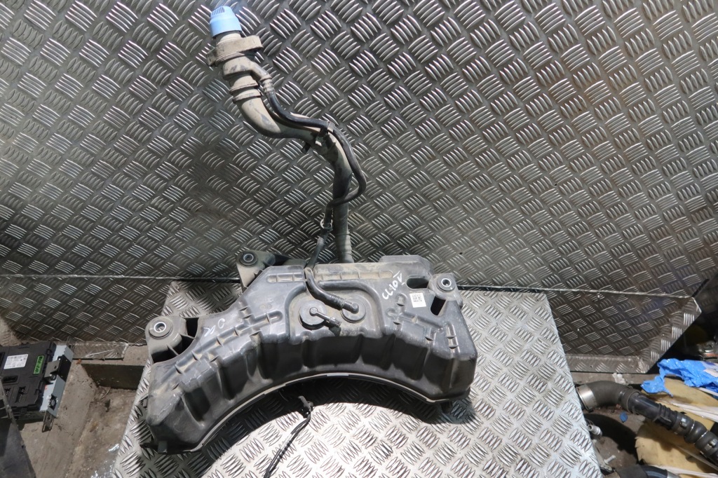 фото №1, Renault clio v бак adblue 172a2697