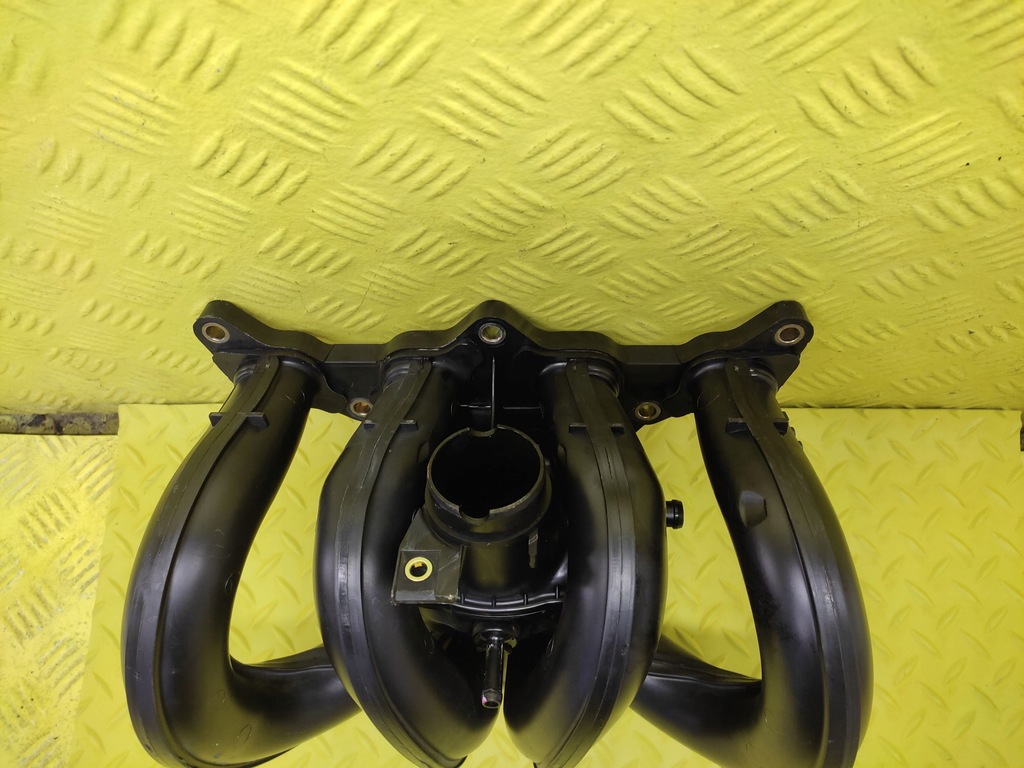 фото №1, Toyota yaris i 1.3 колектор всмоктуючий