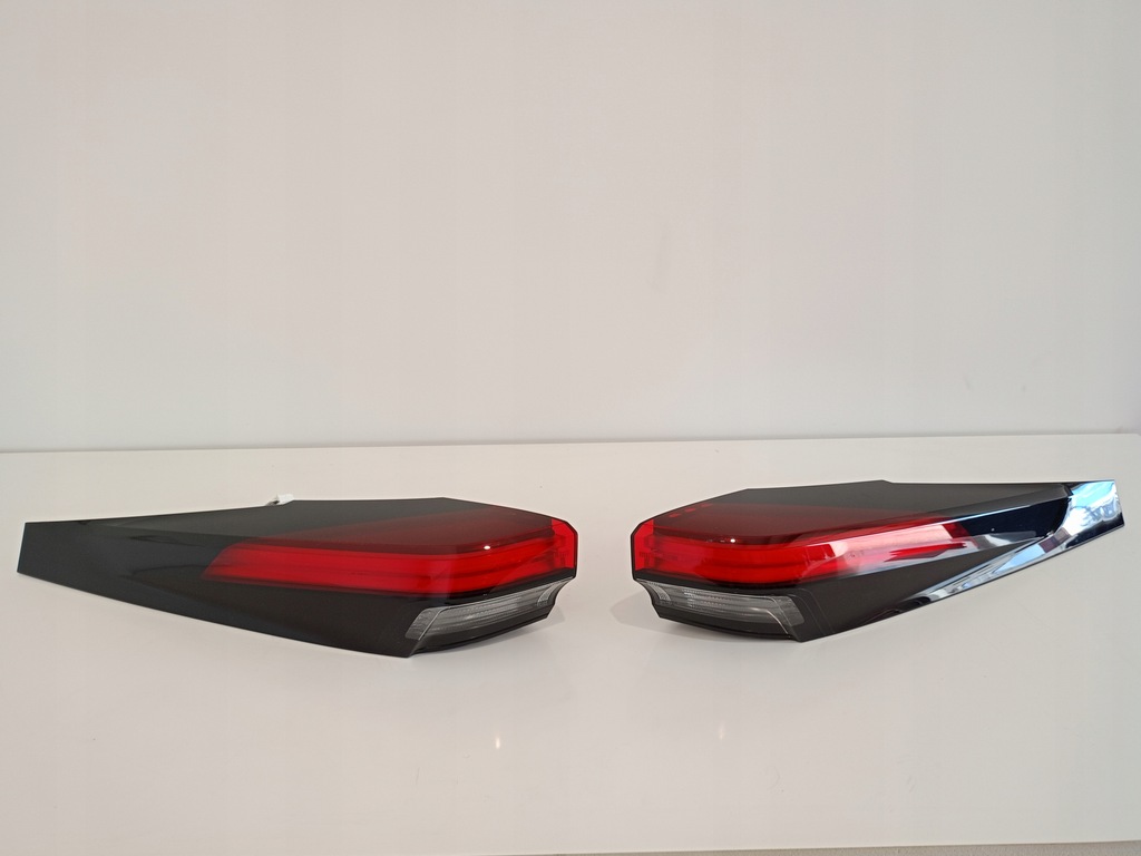 фото №1, Toyota chr ii лампа задня задня rh lh