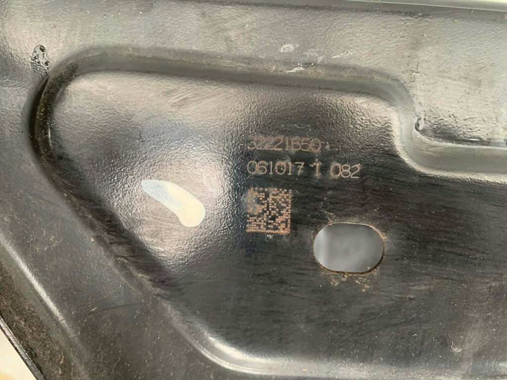 Volvo v60 2 2.0 d4 подрамник подрамник задний 32221650 oem volvo Недорого