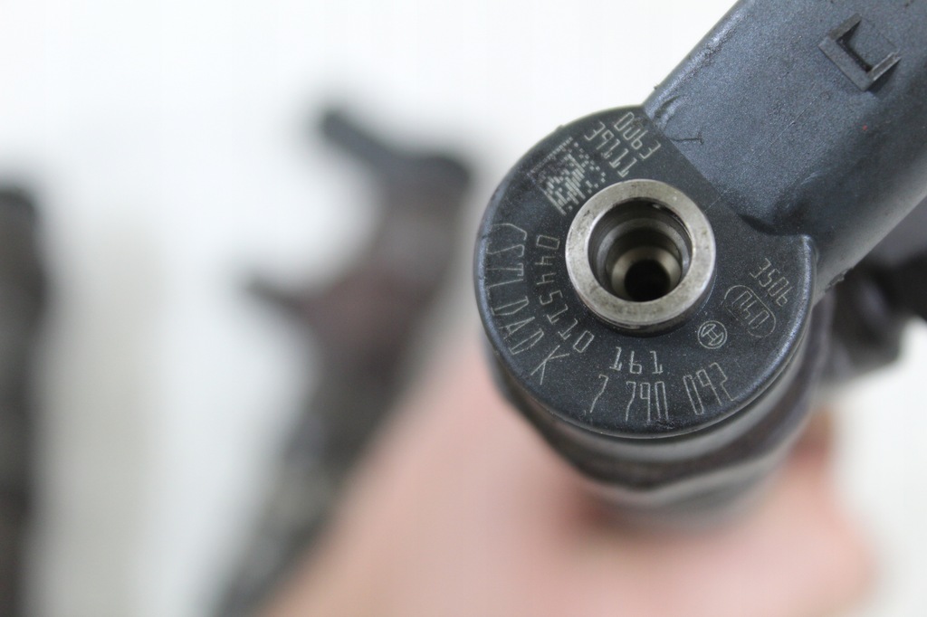 фото №7, Форсунка bmw e46 2.0d 7790092