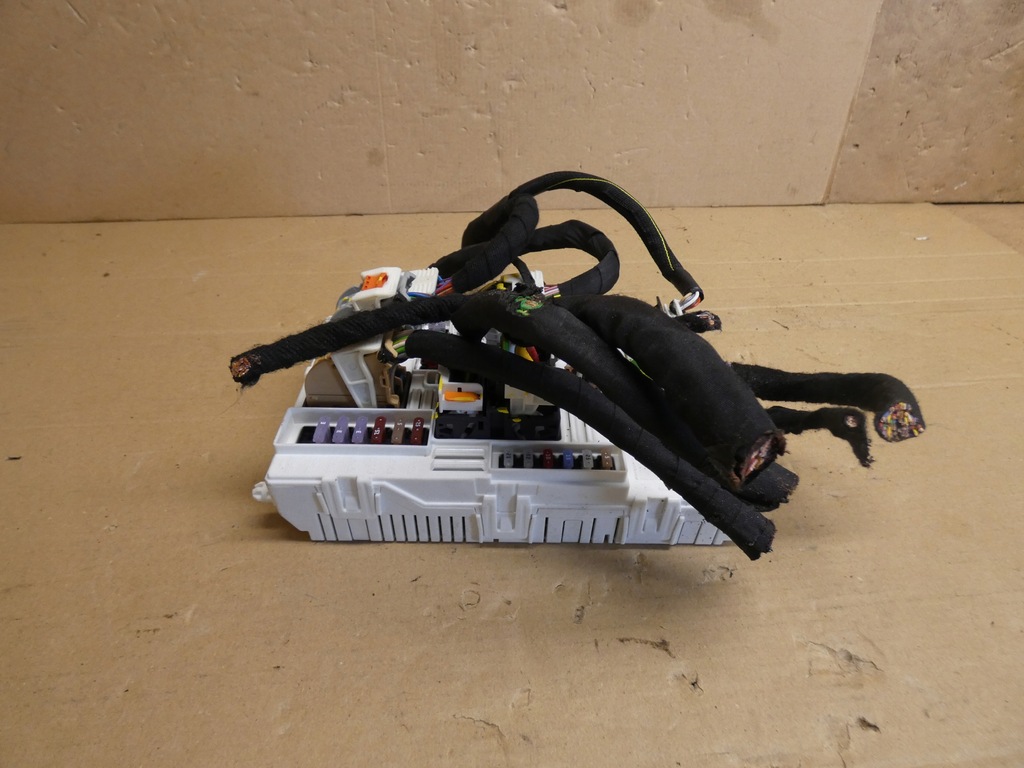 фото №9, Peugeot 308 iii 1,2 benz 21r модуль коробка предохранителей 9849163680