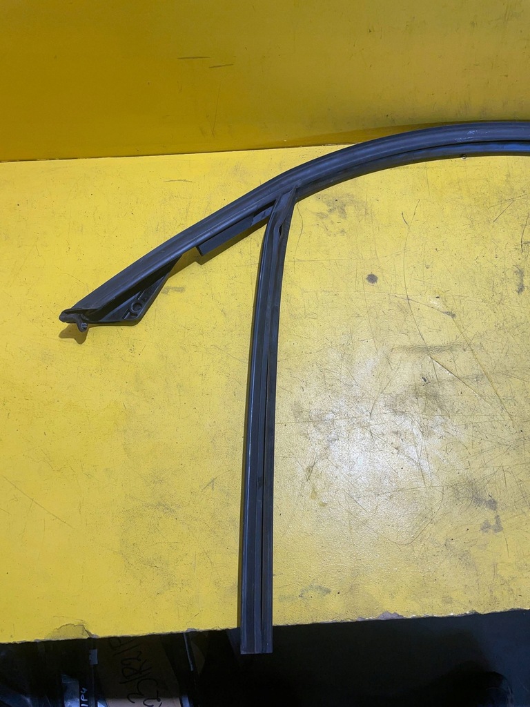 фото №7, Bmw 1 e81 e87 2007 прокладка szyby/drzwi левый перед