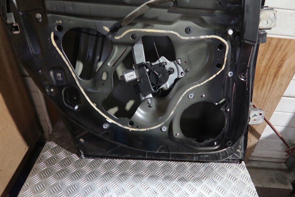 фото №13, Дверь левый задняя citroen c5 iii x7 sedan лак ktvd