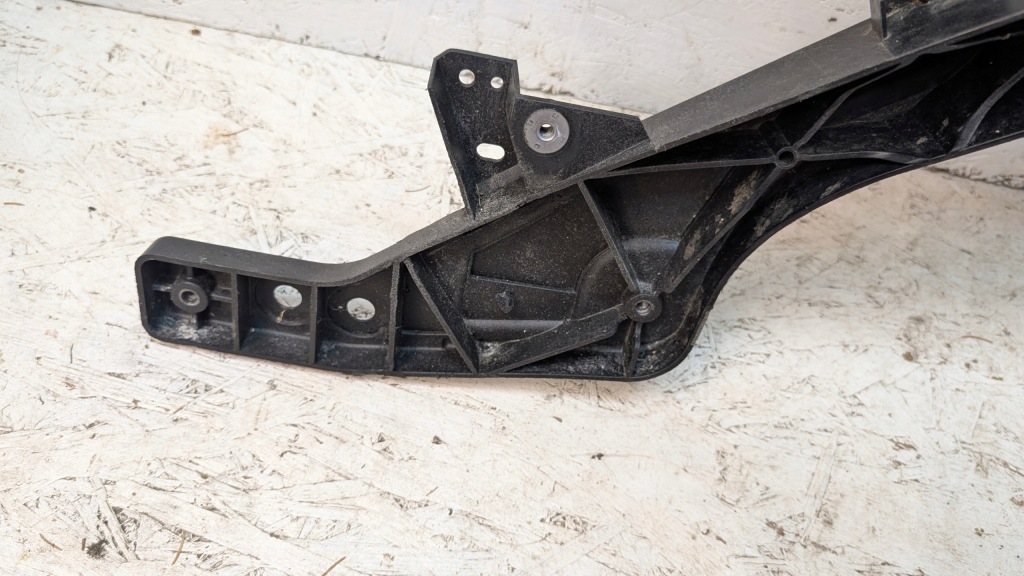 Tesla model y 19- ремень передний усилитель перед 1643524-00-a Недорого