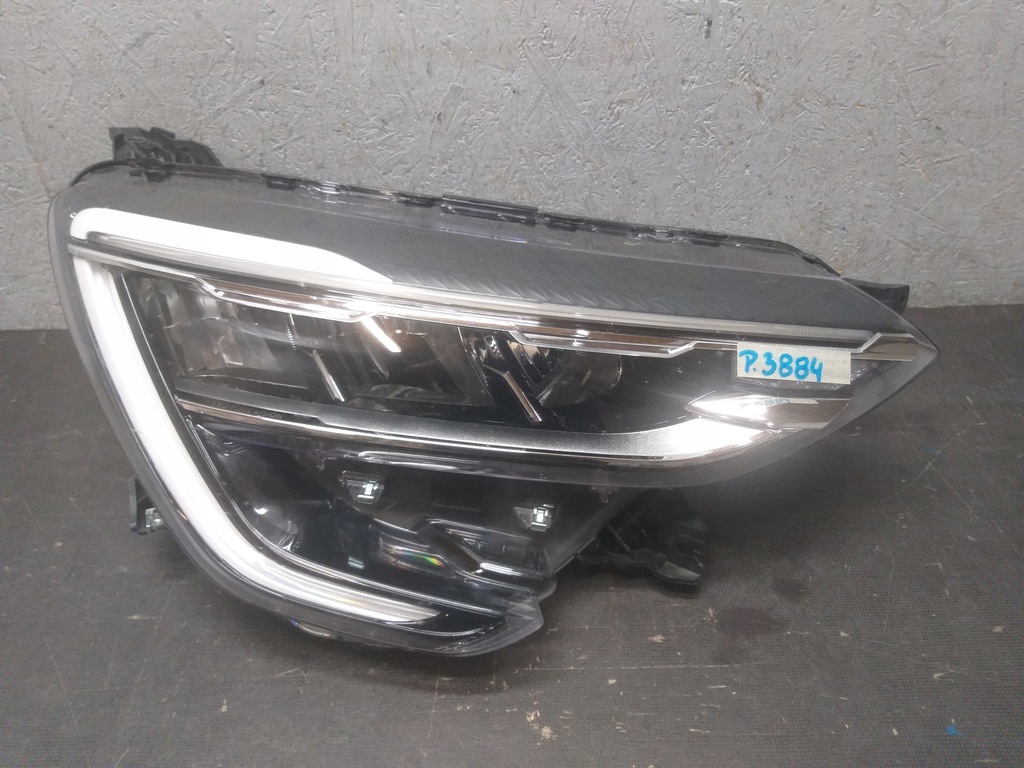 фото №1, Лампа перед права renault arkana full led 260107780r