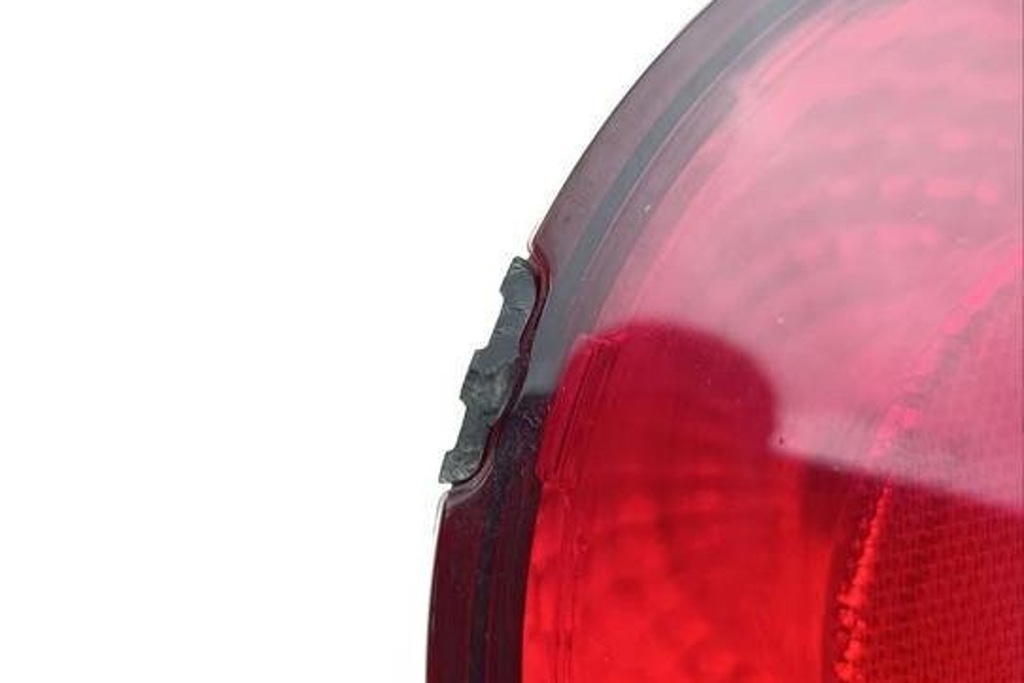 фото №9, Лампа права задня chevrolet corvette c6 10440716 бензиновий 298kw 2005