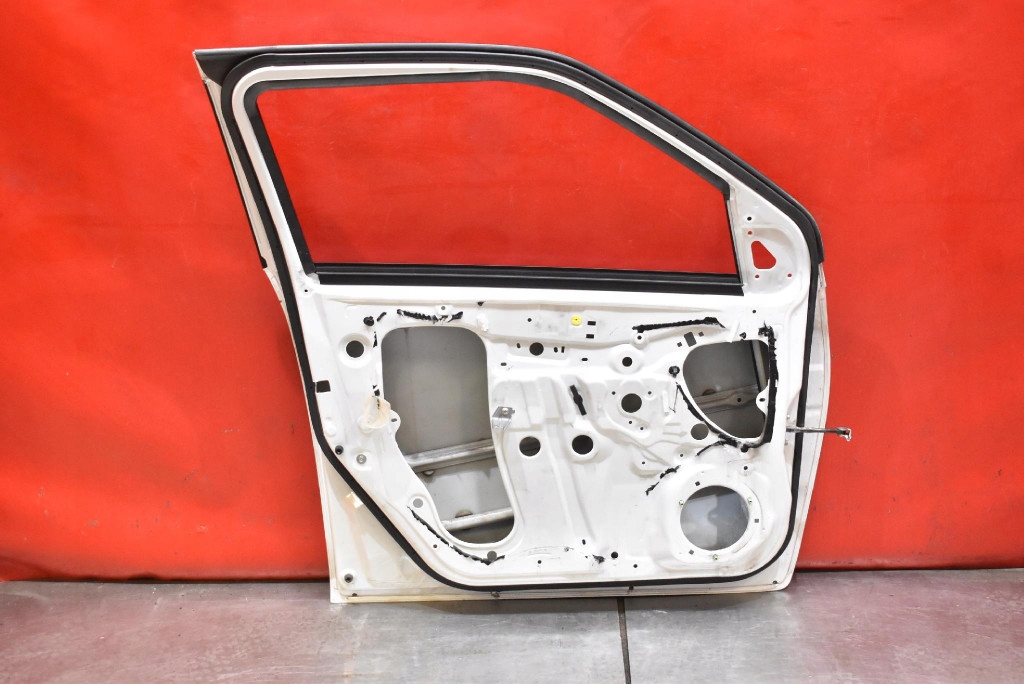 фото №11, Дверь левая перед передние белый suzuki swift 5 v mk7 5d hb 10-15