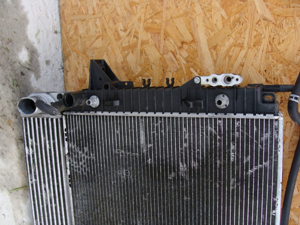 Радиатор воды кондиционер интеркулер land rover discovery iv pcc500060 Недорого