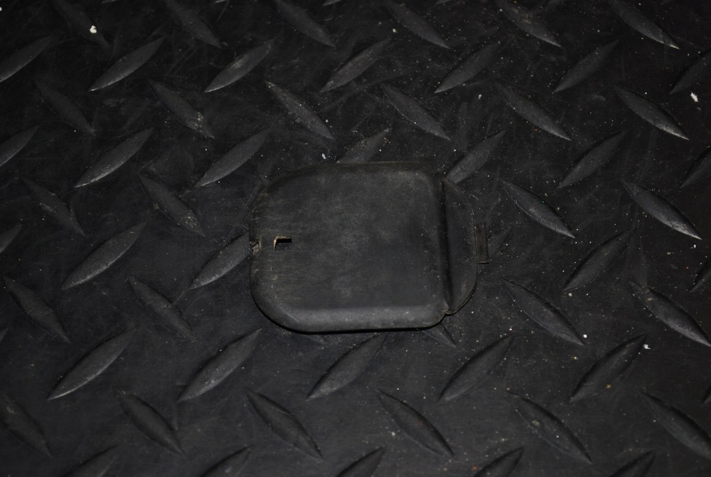 фото №1, Заглушка защита дверь audi tt 8n 8n0831439