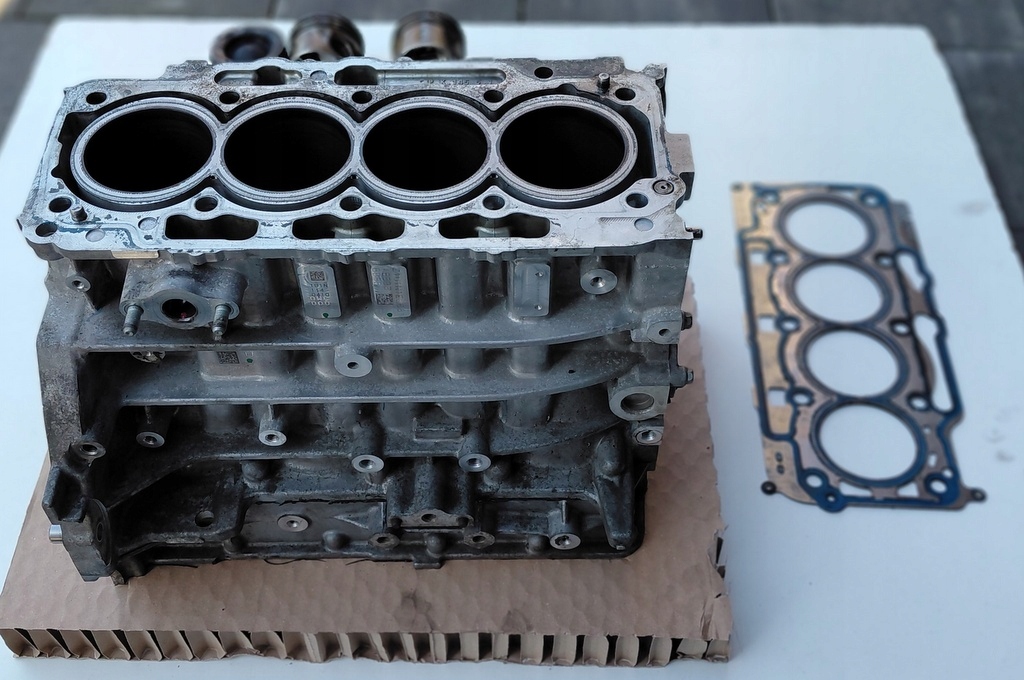 фото №10, Блок двигателя накладка поршни с кольцами kia hyundai1.6 crdi d4fe oryg.