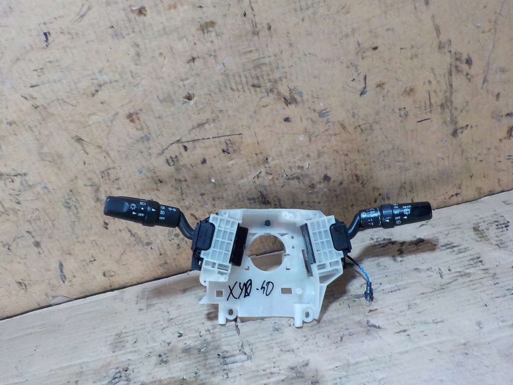 фото №1, Mazda 5 2005 2.0 переключатели 17d682