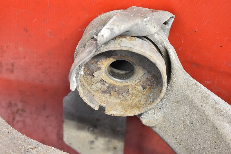 фото №7, Підрамник балка підрамник підрамник задня 30683440 volvo s60 1 i 2.5 t 210 km 4x4 04-09