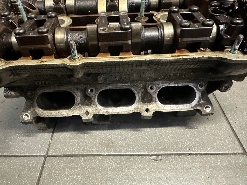 фото №6, Головка комплектна з привод права audi a8 d2 2.8 amx 078103373ah