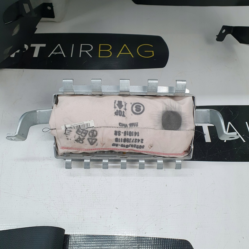 фото №8, Nissan navara d23 np300 приборная панель консоль подушки безопасности ремни подушка безопасности