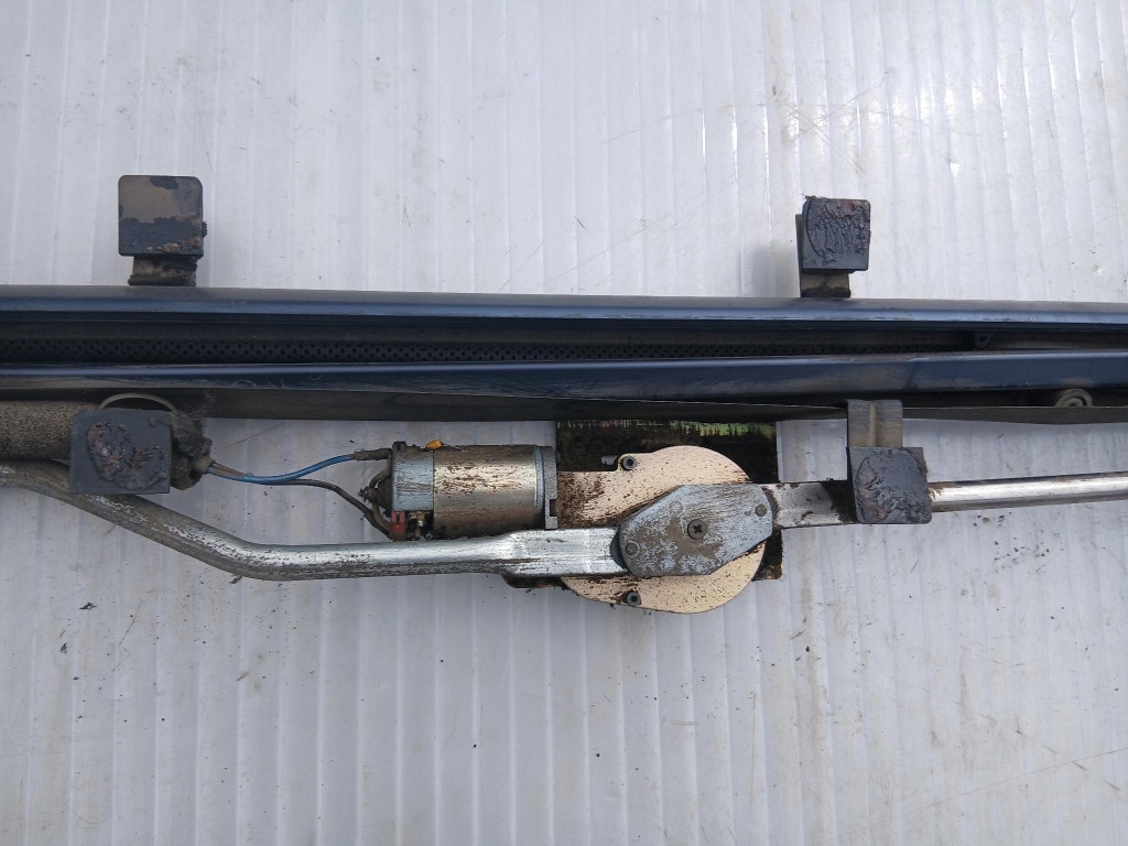 фото №8, Шторка задний стекло audi a6 c5 1.9tdi 98r sedan 4b5861325exu