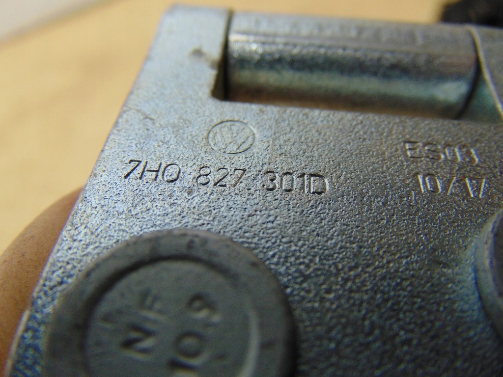 фото №6, Петля крышки задняя багажника vw transporter t5 t6 новый