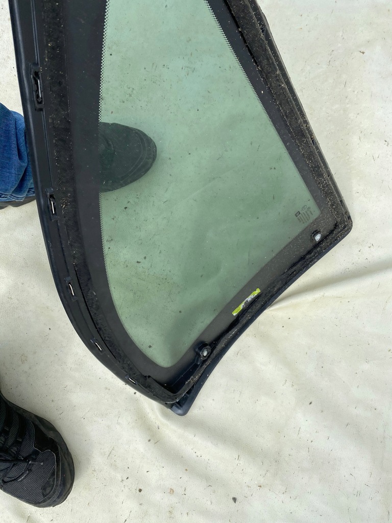 фото №9, Opel adam скло права задня w крила