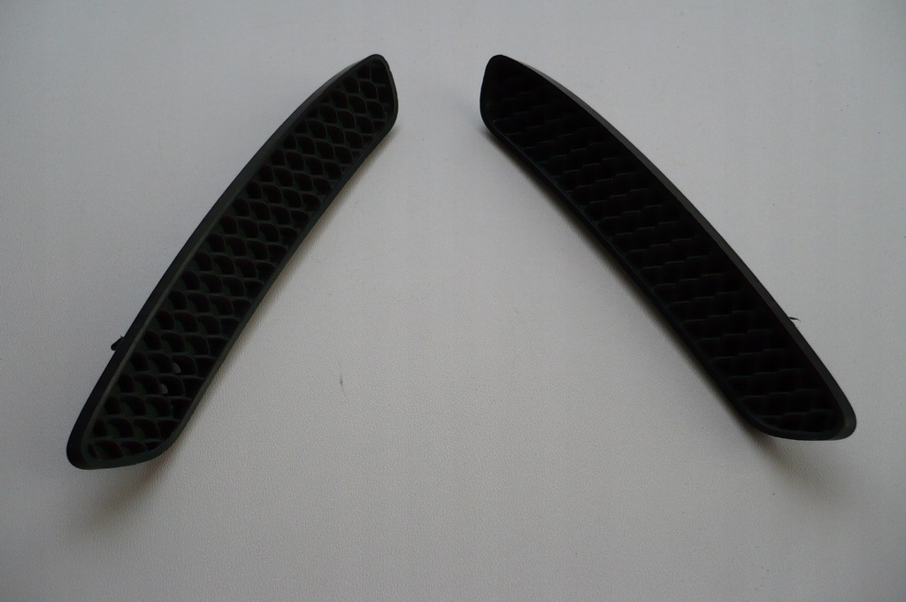 фото №1, Mercedes gla x156 amg заглушка решётка бампера задняя правая + левая