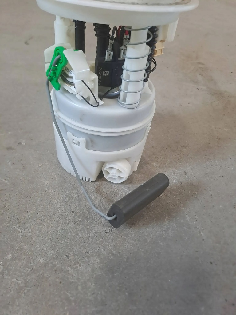 фото №1, Dacia sandero i stepway 11-12r помпа топлива 1.6b