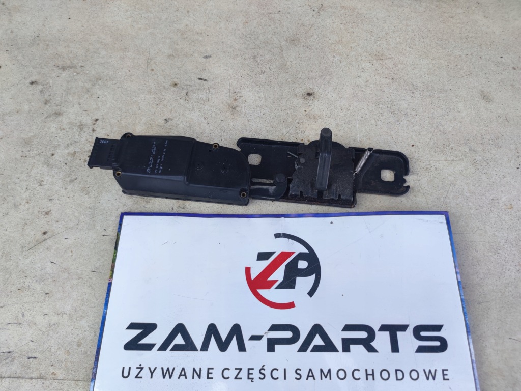 Купити Доводчик кришки багажника audi q7 4f9827383