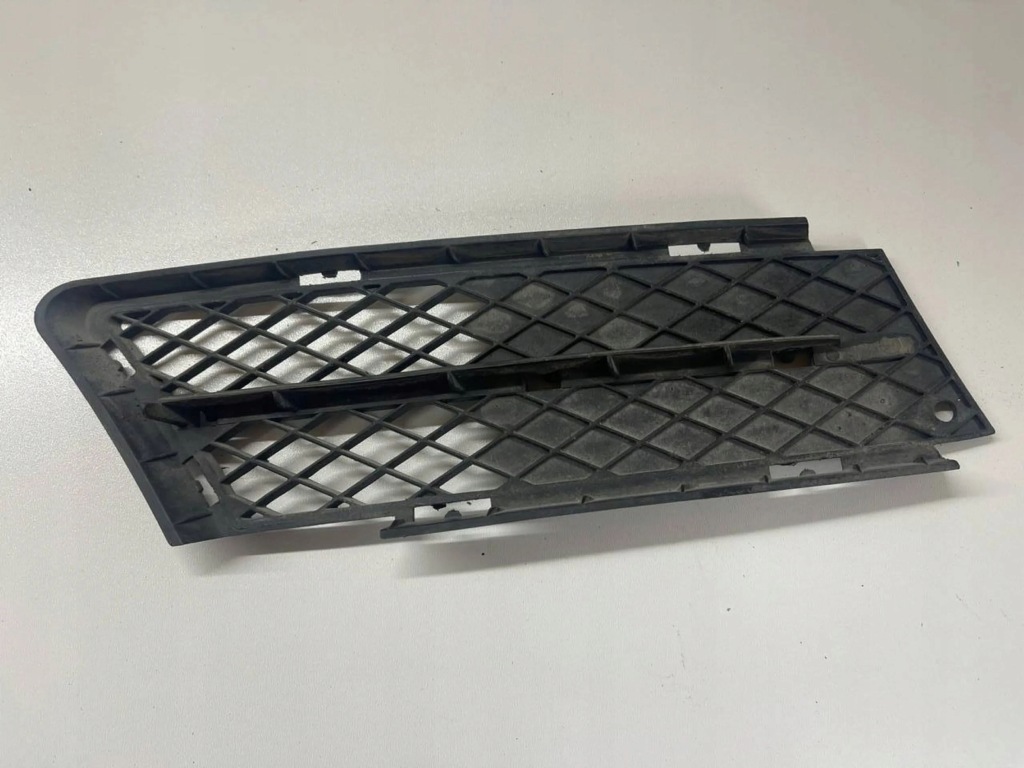 фото №1, Bmw 3 e90 e91 2005 решётка, заглушки