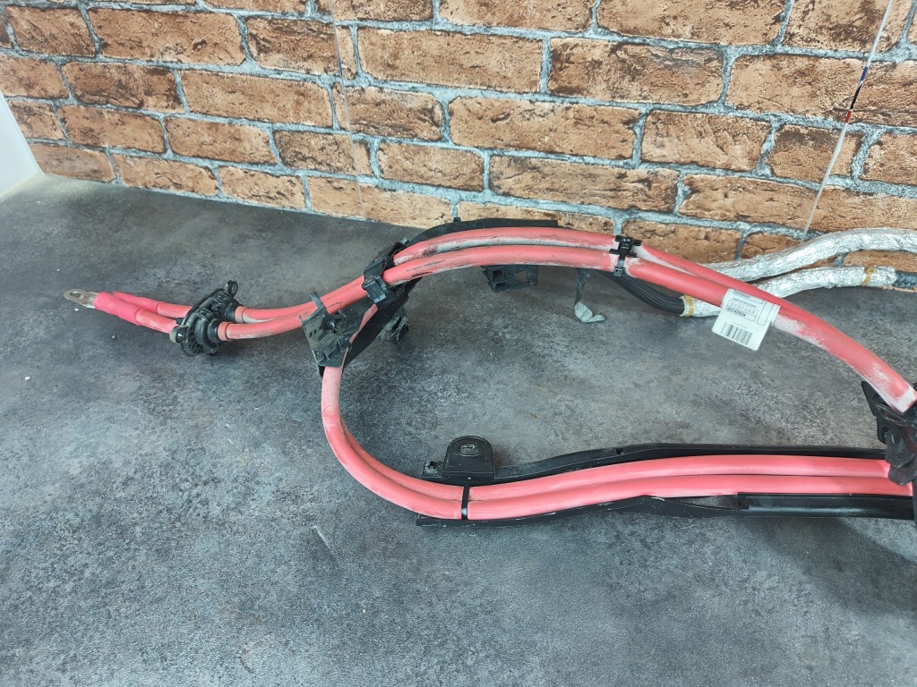 Шланг плюсовий акумулятор живильний 6807522 bmw seria 5 g30 g31 в Україні