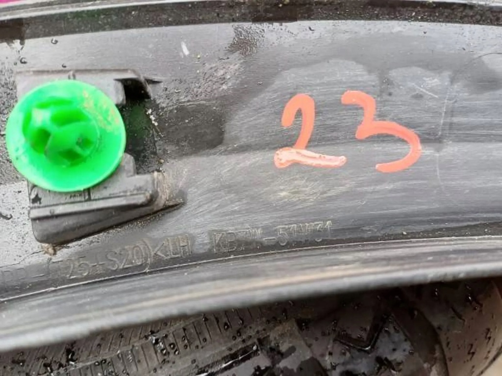 фото №7, M23 молдинг крила ліва перед mazda cx5 ii 17- kb7w-51w31