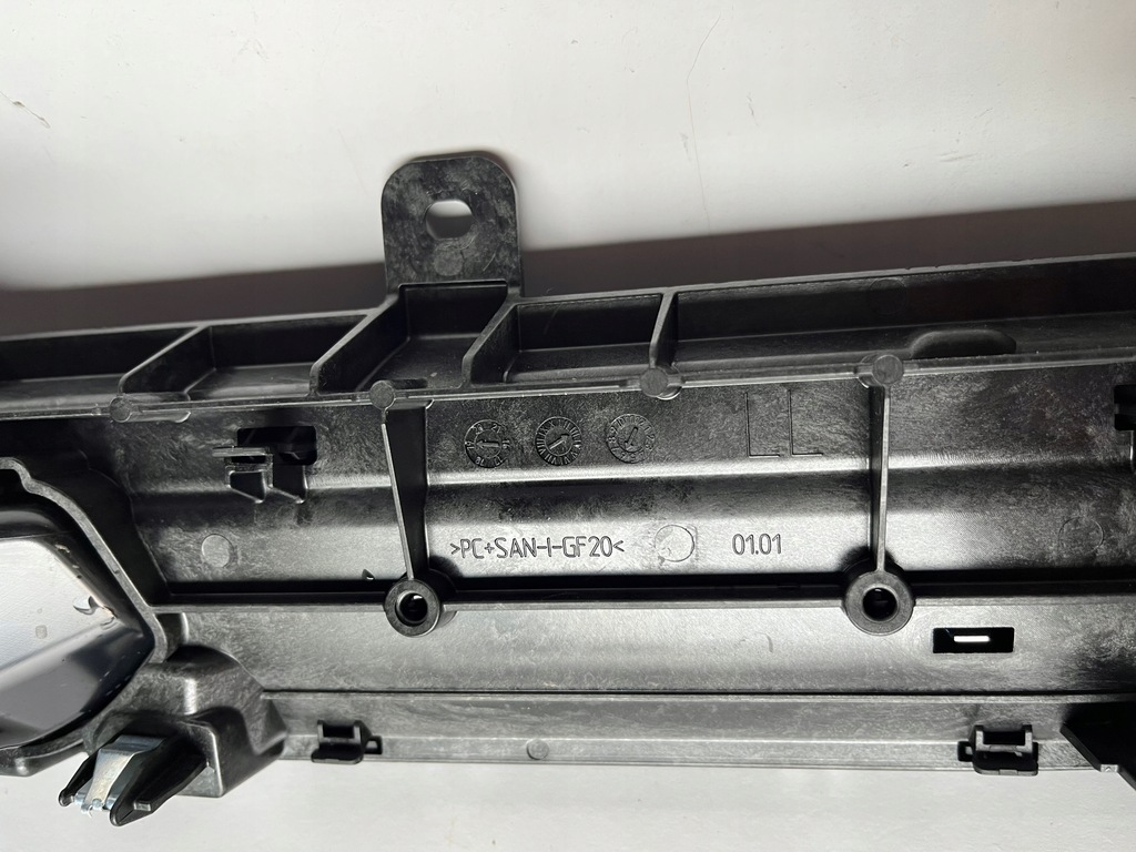 фото №6, Молдинг решётка обдув панели консоли audi a6 c8 4k1