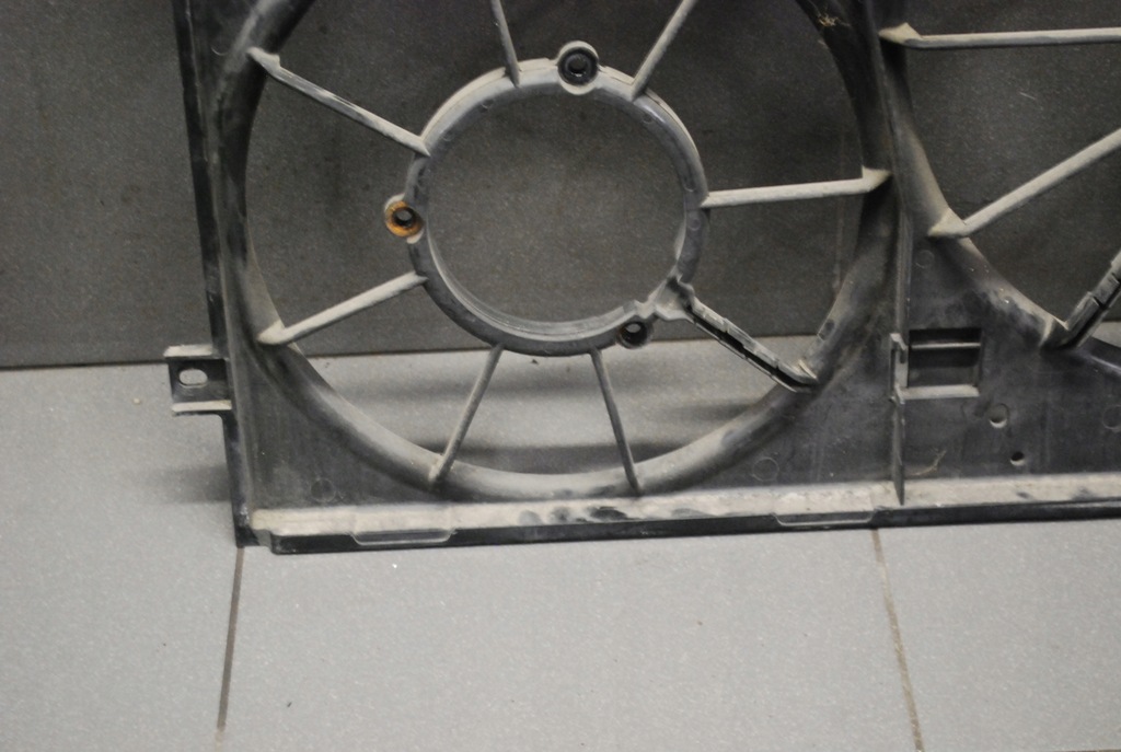 фото №8, Корпус вентиляторів vw golf v 2.0 tdi 1k0121207g