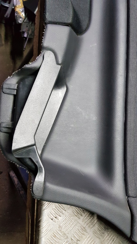 фото №15, Mercedes w203 coupe обивка правый задняя обшивка lift