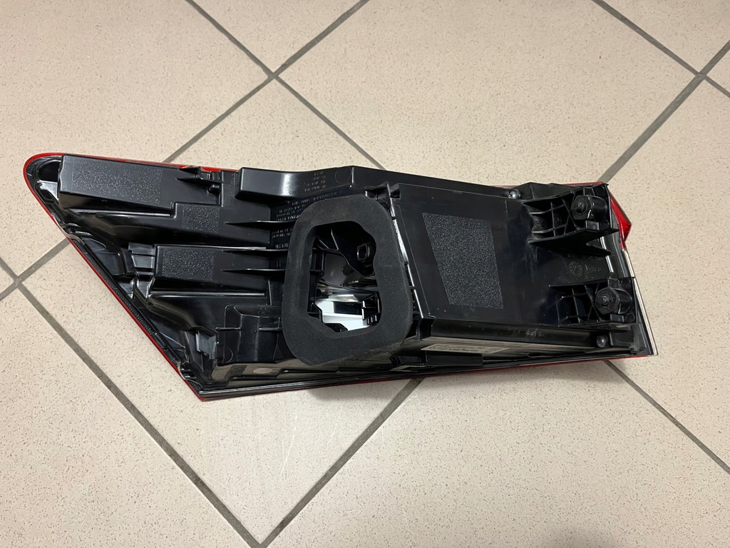 фото №16, Skoda kodiak kodiaq 565 лампа задняя задняя правое