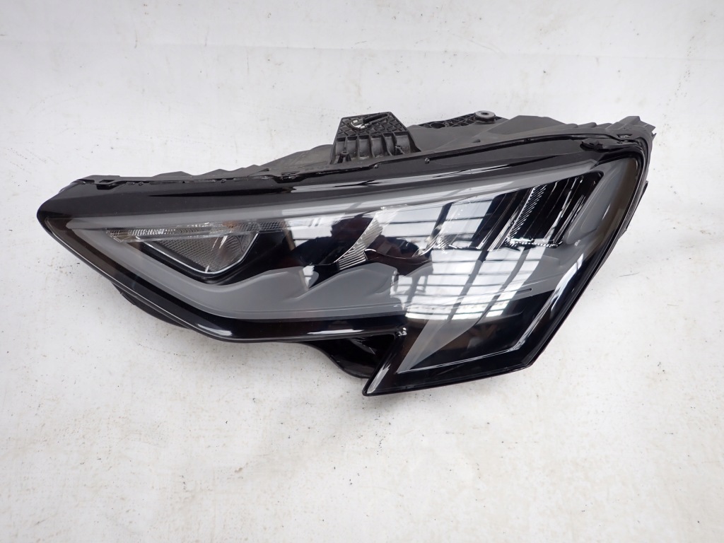 Купити Audi a3 8y 20- фара ліва перед передня full led 8y0941011