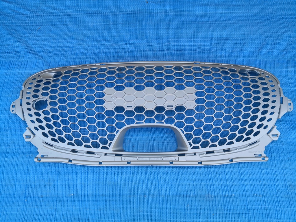 фото №1, Smart a453 eq решётка радиатора бампера передний решётка радиатора