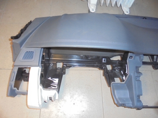 фото №7, Панель приладів консоль панель приладів подушка безпеки ремені jaguar e-pace бежева