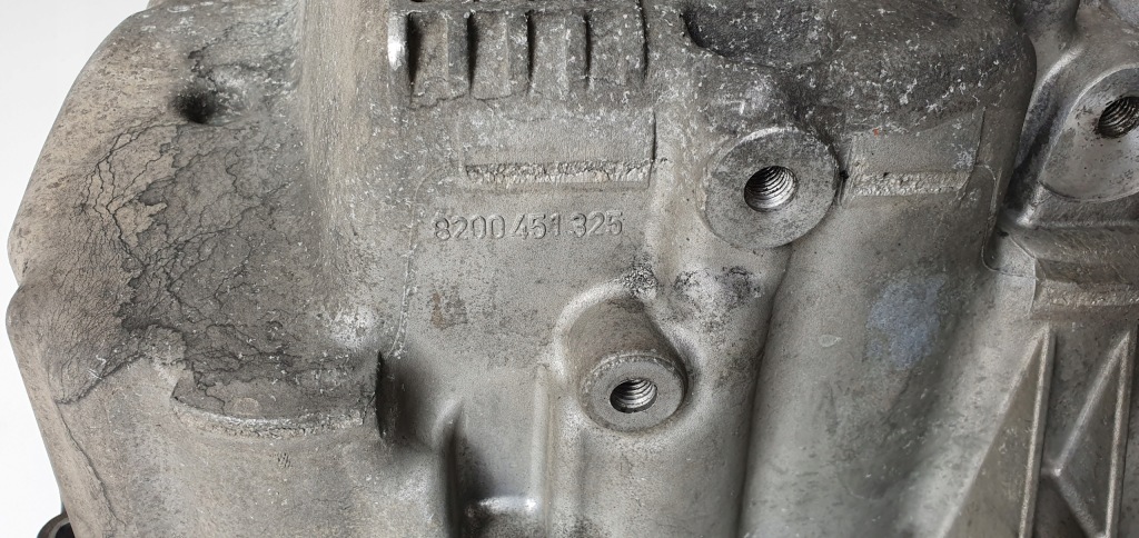 Renault оригинальный номер 8200451325 поддон масляная с Разборки