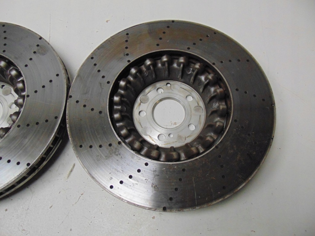 Тормозные диски тормозные задний  mercedes w214 amg a2144210700 Цена